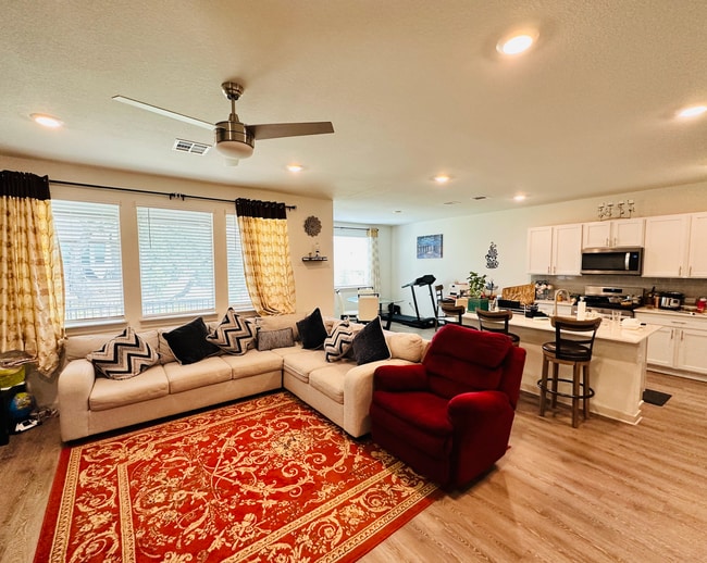 Building Photo - 141 Merrick Rd