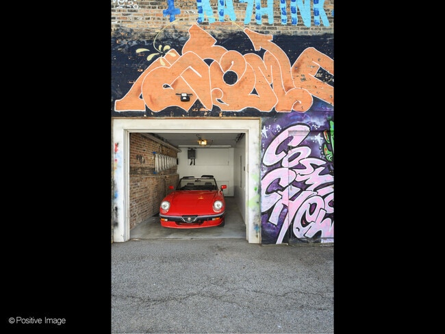 Building Photo - 1019 N Wolcott Ave