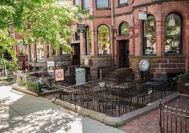 Building Photo - 250 Newbury St
