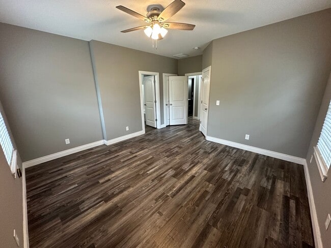 Building Photo - Newer 2-Bed 2-Bath home with high end fini...