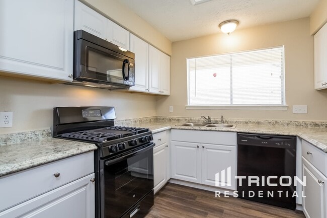 Building Photo - 13138 Crystal Cove Dr