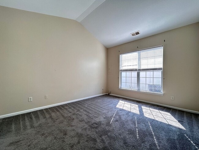 Building Photo - 927 Hunley Dr