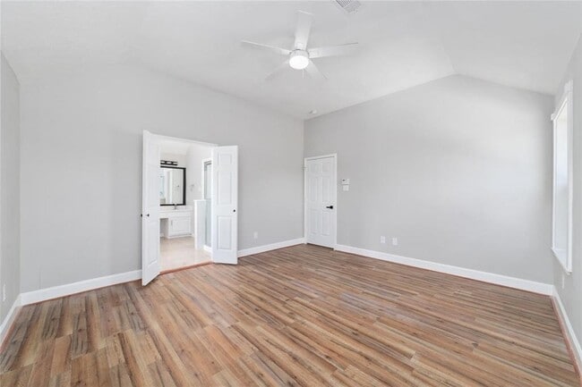 Building Photo - 457 Corridor Way