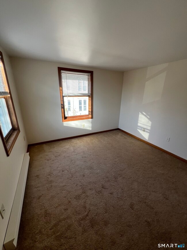 Building Photo - 7 Golden Hill St