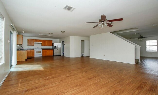 Building Photo - 16755 N Thrasher Dr