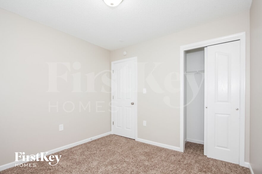 Building Photo - 7017 Blithe Low Pl