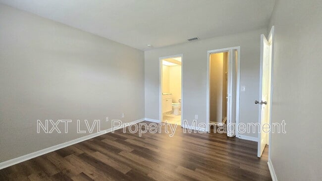 Building Photo - 3311 Skyline Blvd