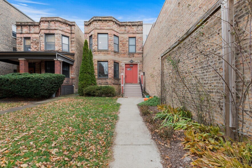 Primary Photo - 4532 N Damen Ave