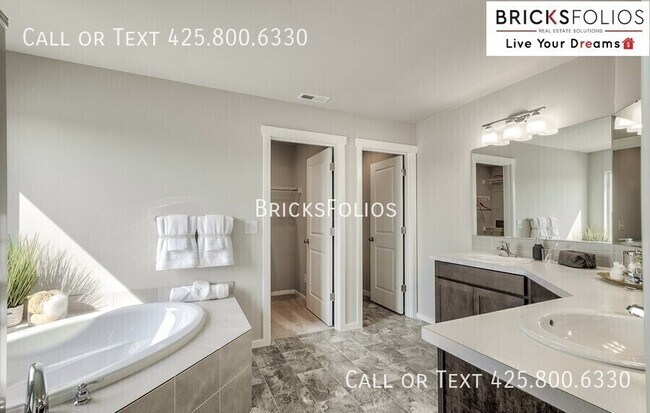 Building Photo - 18617 110th Ave E