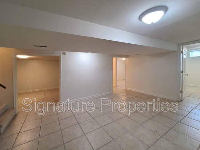 Building Photo - 204 Mt Pleasant Blvd