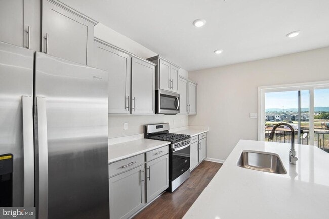 Building Photo - 738 Compass Wy