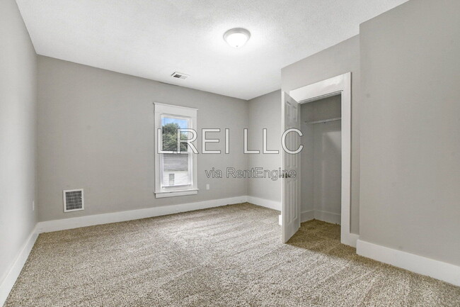 Building Photo - 3339 Taylor Blvd