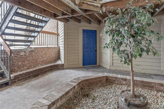 Building Photo - 2620 Greenstone Blvd