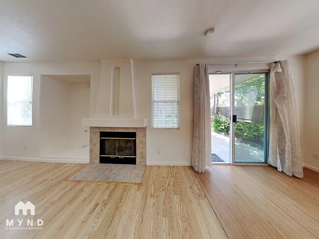 Building Photo - 2742 Chateau Montelena Way