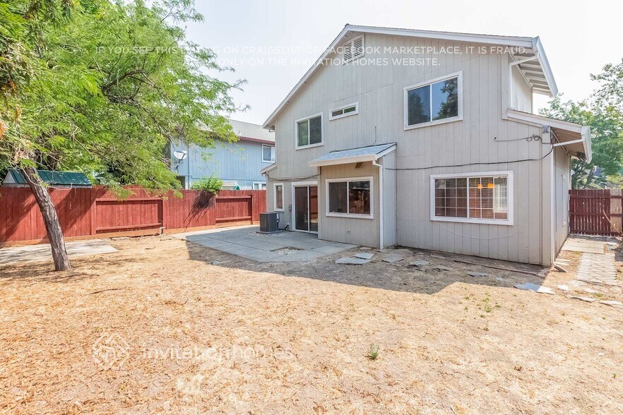 Building Photo - 8448 Bramble Bush Cir
