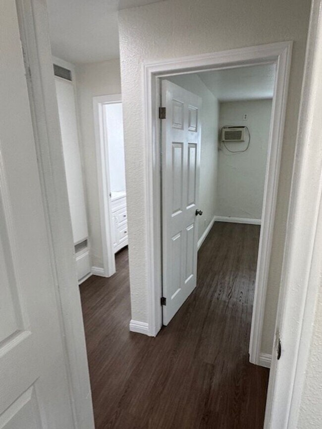 Building Photo - 2425 W Cameron St