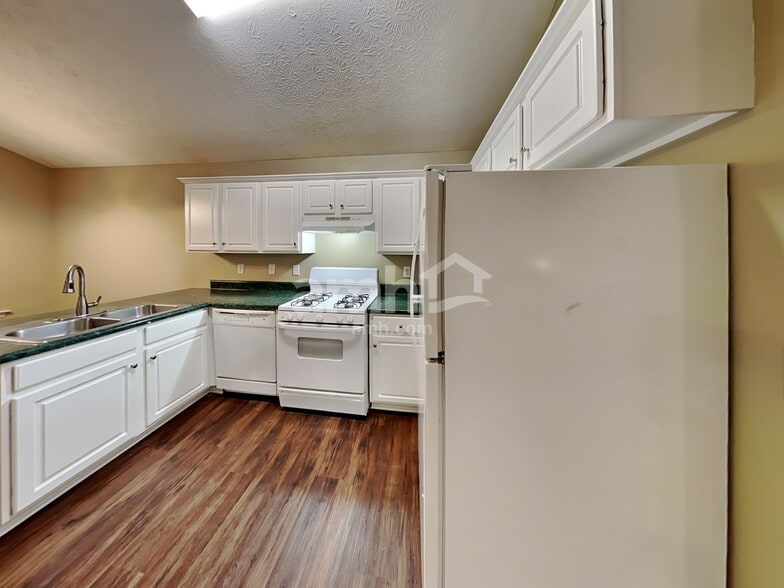 Building Photo - 3626 Clubside Walk NW