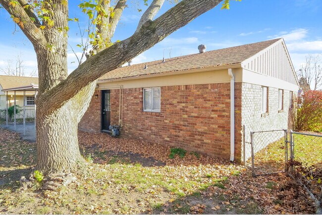 Building Photo - 3478 Hermosa Ct