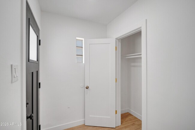 Building Photo - 4028 E Edgemont Ave