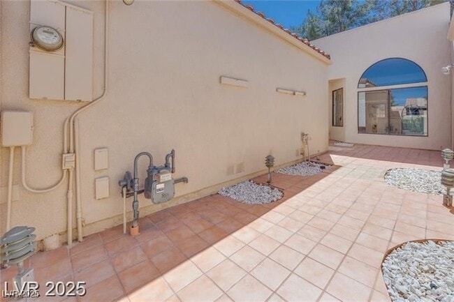 Building Photo - 2723 Seabridge Dr