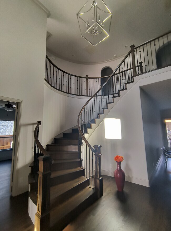 Building Photo - 962 Thoroughbred Ave