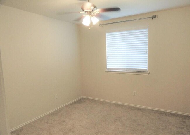 Building Photo - 7810 Squirrel Hollow Dr
