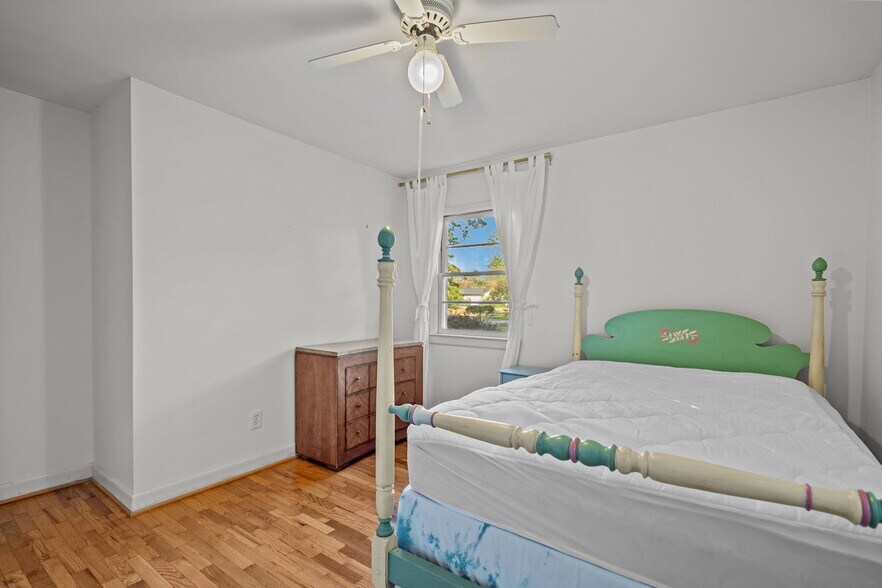 Building Photo - 457 Baytree Rd