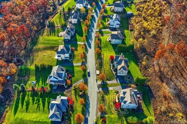 Building Photo - 11 Heather Ridge