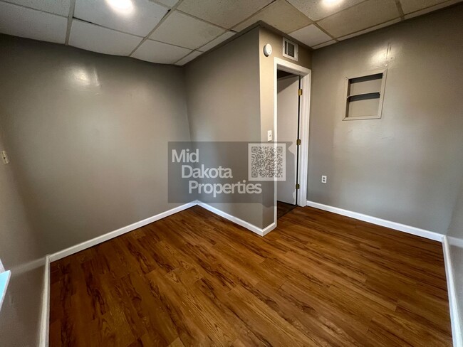 Building Photo - 216 E 11th Ave