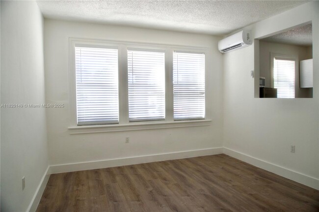 Primary Photo - 501 SW 6th Ct