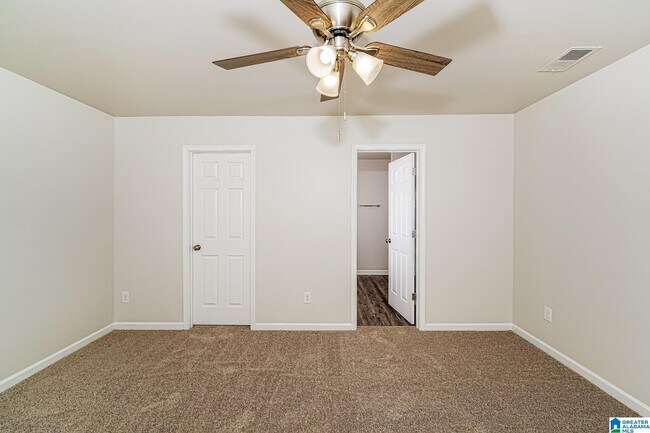 Building Photo - 331 Woodland Trl