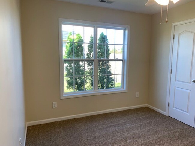 Building Photo - Acorn Ridge Home (RC)