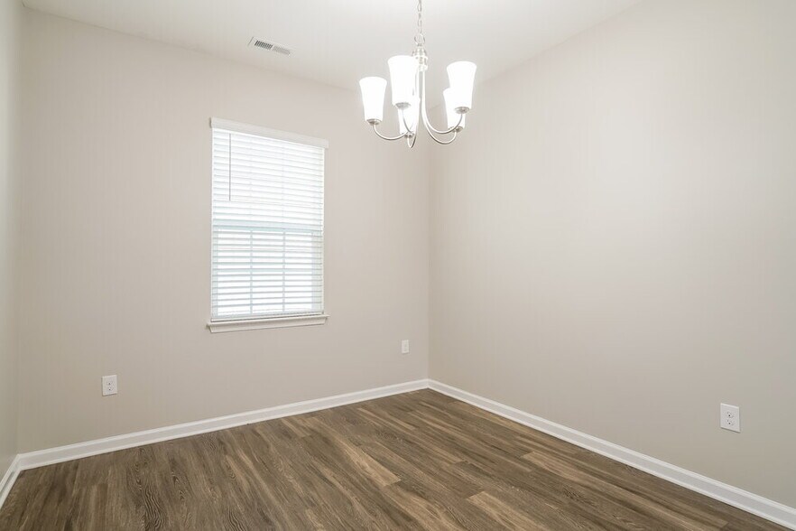 Building Photo - 170 S Great White Way