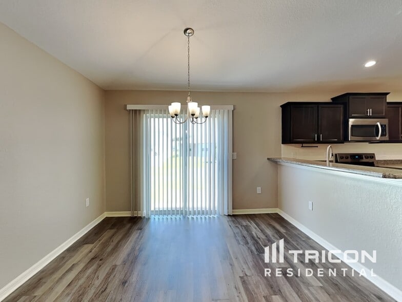 Building Photo - 229 Cascara Ln