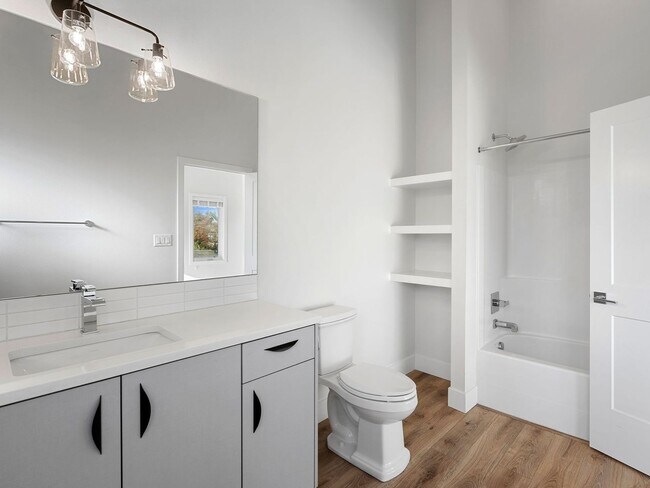 Building Photo - 4 bed/3.5 Bath Townhouse in Richmond Neighborhood, SE Portland