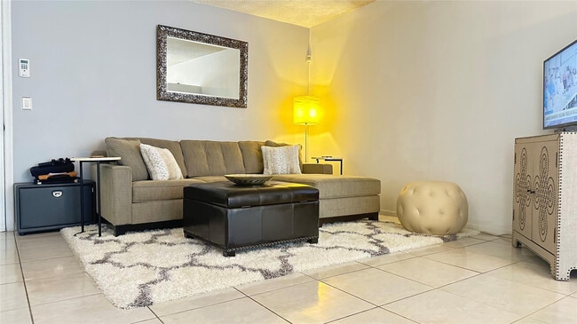 Primary Photo - 4046 NW 19th St