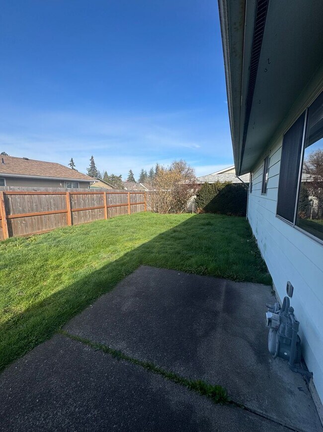 Building Photo - Jefferson Street Duplex