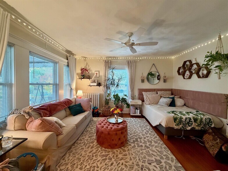 Primary Photo - 134 N Union St