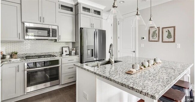 Building Photo - 6076 Cushing Cir