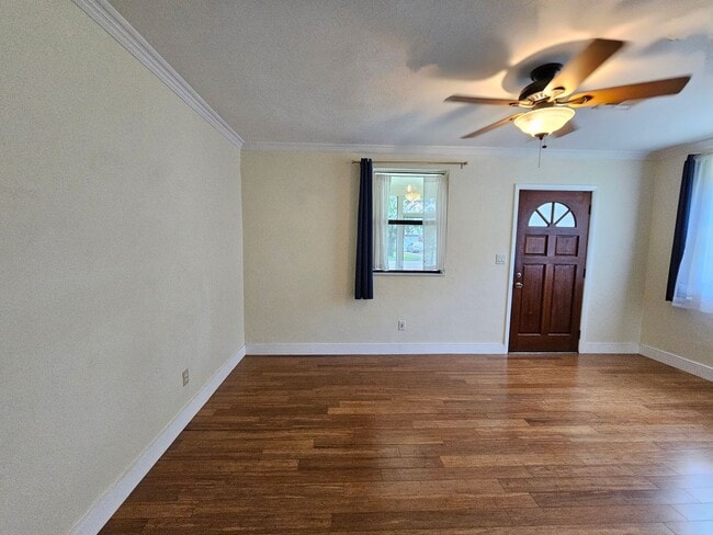 Building Photo - 2 Bedroom/2 Bath home near Duck Pond and Citizens Field