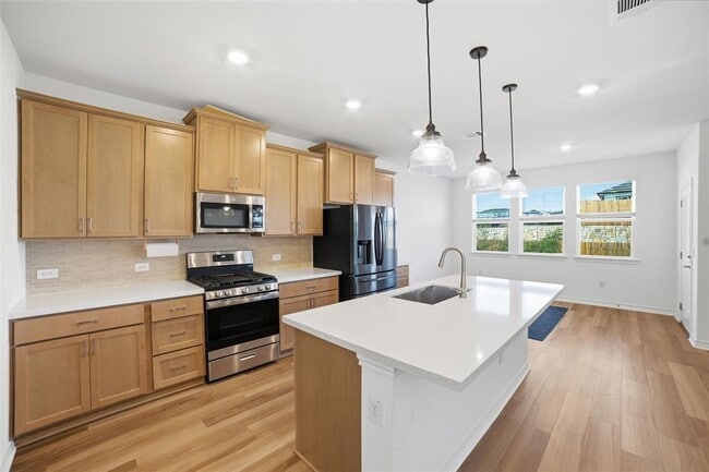 Building Photo - 13606 Long Is Dr