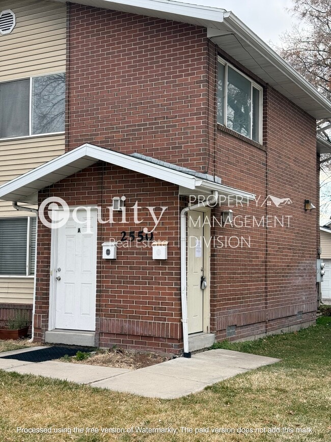 Building Photo - 2550 S 900 E