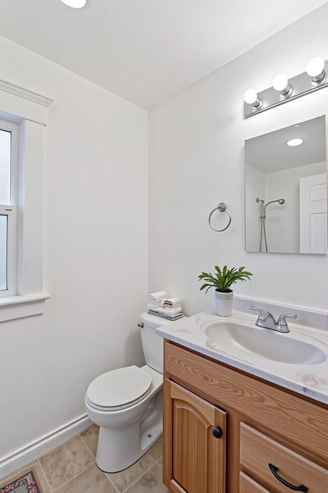 Building Photo - 1 Bedroom w/office space In Corbett/Lair H...