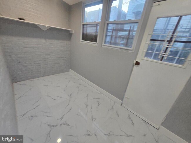 Building Photo - 2826 N 27th St