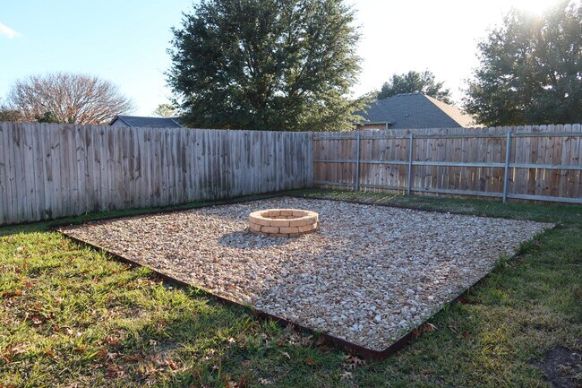 Building Photo - Charming 3-Bedroom Home with 2 Full Bathrooms in Waco, TX - Must See!