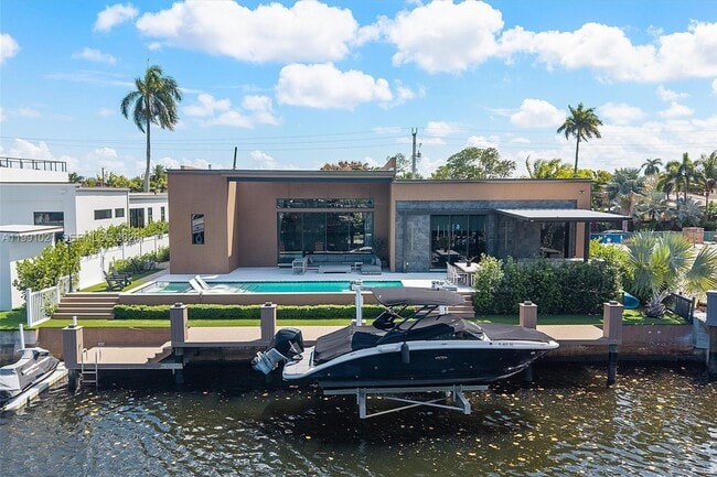 Building Photo - 2215 NE 19th St