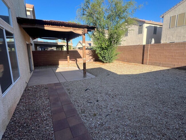 Building Photo - 3 Bed, 2.5 Bath home with Solar Panels!
