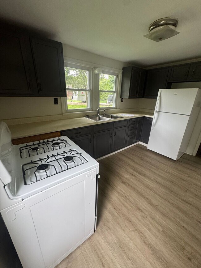 Building Photo - Private 1 bed/1 bath house by IU Golf Course!