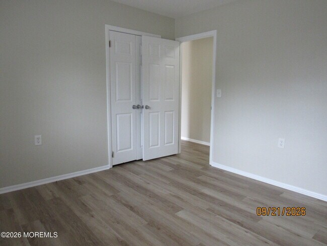 Building Photo - 255 Dogwood Ln