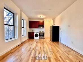 Building Photo - Degraw Street